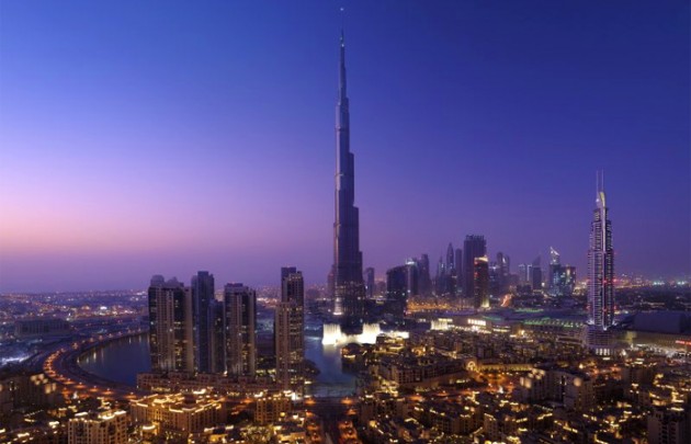 Modernes Dubai mit Burj Khalifa