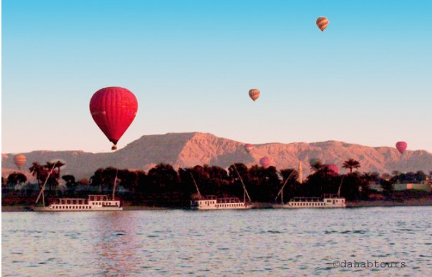 Heißluftballonfahrt über Luxor