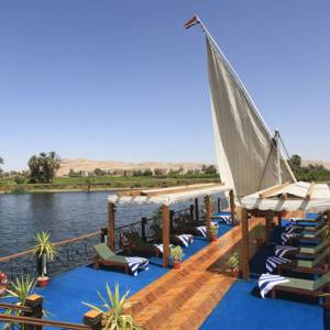 Sonnendeck auf einem Dahabeya Nilkreuzfahrt luxus Segelschiff